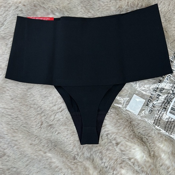 SPANX | Undie-Tectable Smoothing Thong, Black Size S NWT - Picture 5 of 9